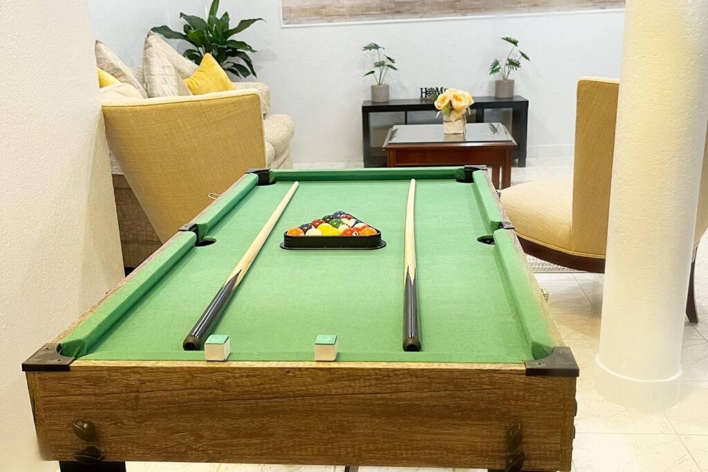 Amazing & Cozy Duplex Near Zoo ! Сasa de vacaciones Miami