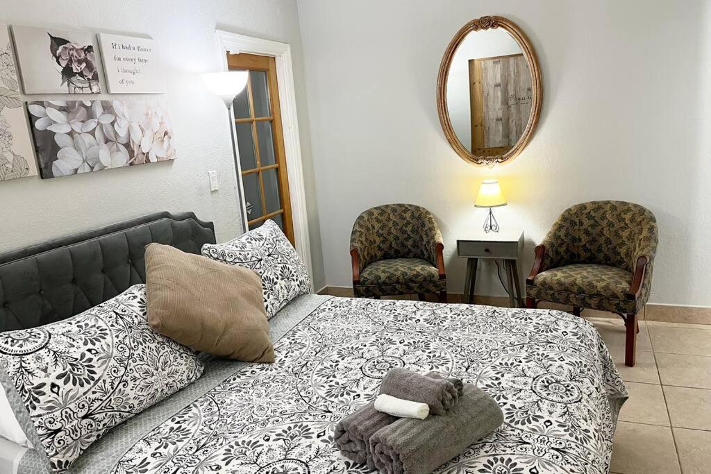 Amazing & Cozy Duplex Near Zoo ! Сasa de vacaciones Miami
