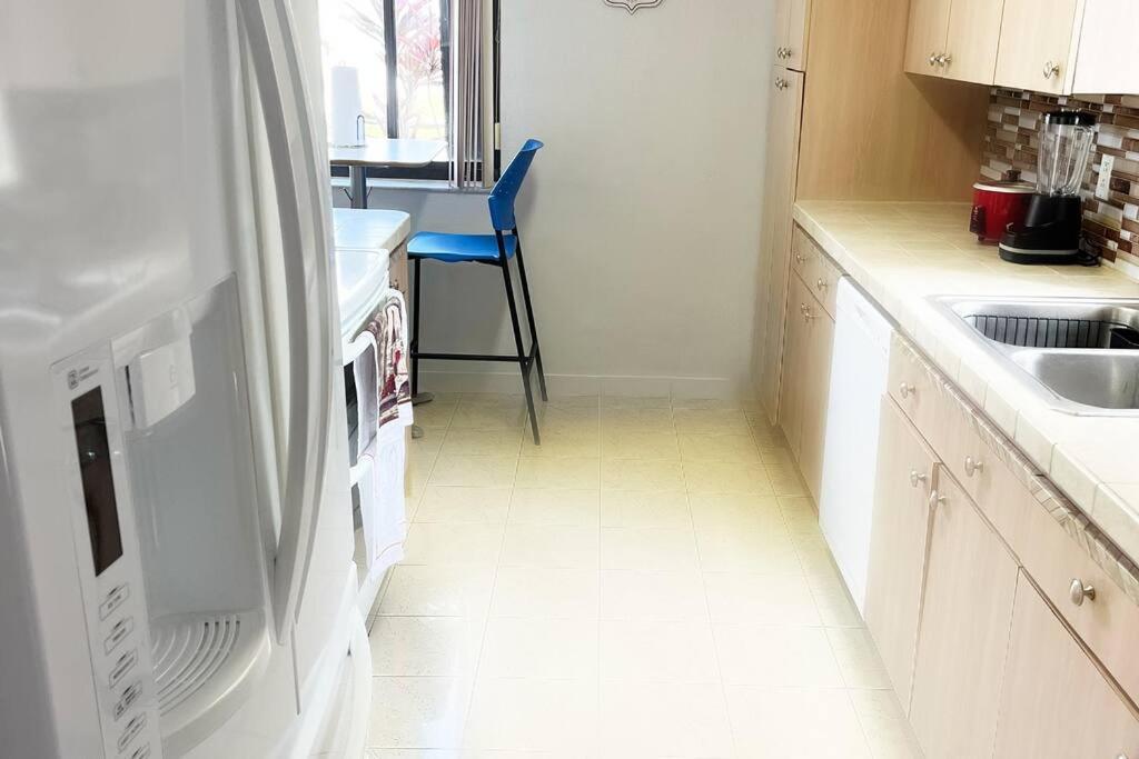 Amazing & Cozy Duplex Near Zoo ! Сasa de vacaciones Miami
